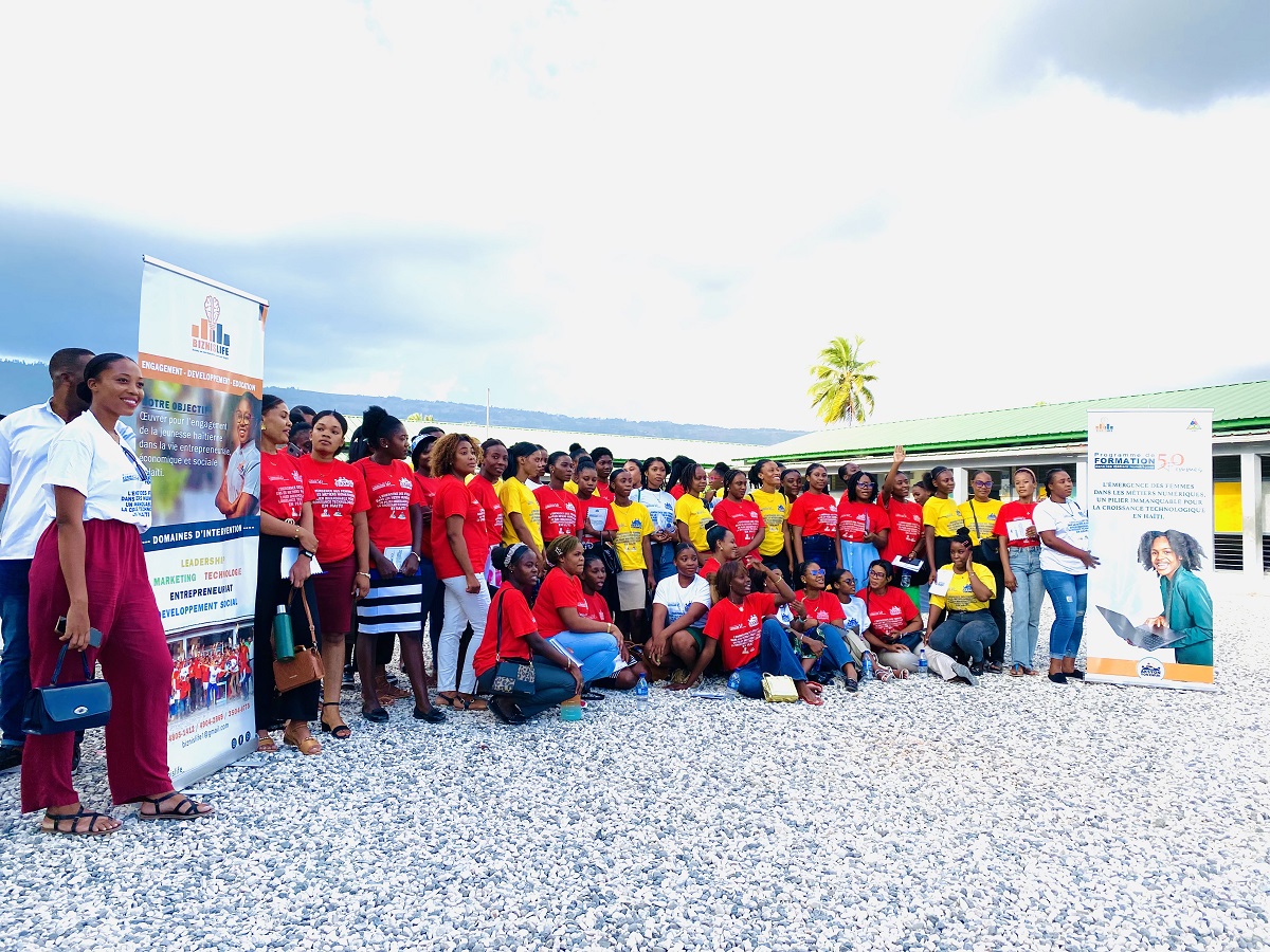 50 jóvenes haitianas capacitadas en tecnología digital: ¡BIZNISLIFE y UHDES abren el camino a una nueva generación de líderes!